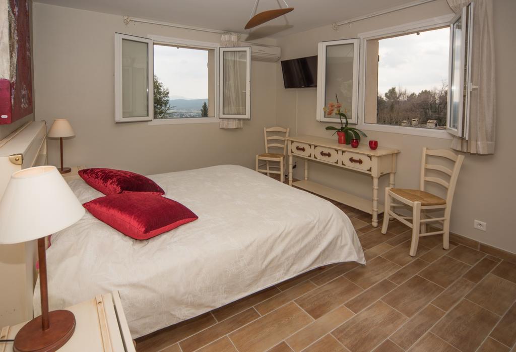 Les Chambres Du Restaurant Le Castellaras - Teritoria Fayence Exteriér fotografie